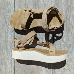 Teva Midform Universal Sandal Lark (Tan) Size 8